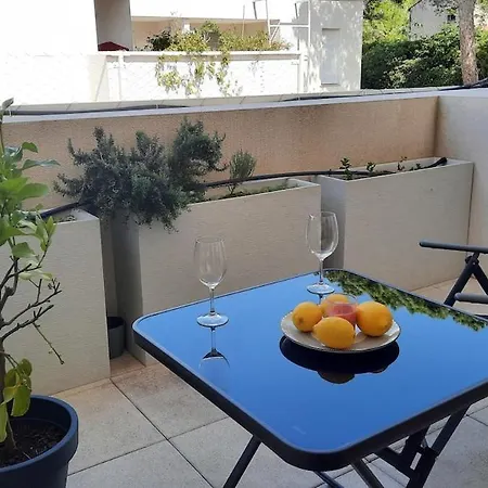 Cosy Et Lumineux Avec Belle Terrasse, A Deux Pas Du Tram Sabines * Μονπελιέ