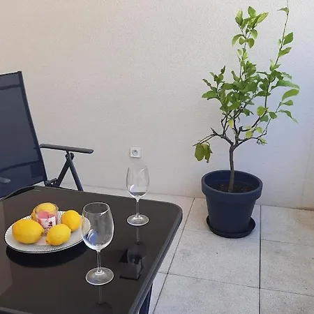 Cosy Et Lumineux Avec Belle Terrasse, A Deux Pas Du Tram Sabines * 蒙彼利埃