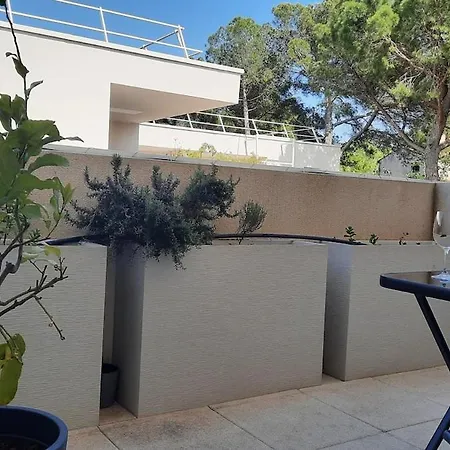 Cosy Et Lumineux Avec Belle Terrasse, A Deux Pas Du Tram Sabines * Μονπελιέ