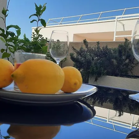 Cosy Et Lumineux Avec Belle Terrasse, A Deux Pas Du Tram Sabines * 蒙彼利埃